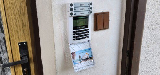 Obrázek reference: Instalace zabezpečovacího systému Jablotron JA-100+
