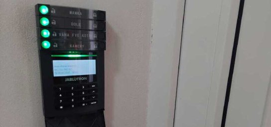 Obrázek reference: Instalace zabezpečovacího systému Jablotron JA-100+